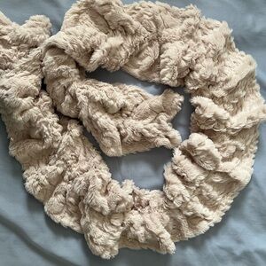 Plush Cream Scarf